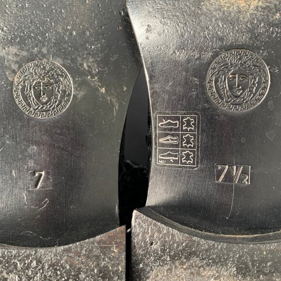 GIANNI VERSACE Size 8 Black Python Leather Side Zipper Ankle Boots - Picture 9 of 9